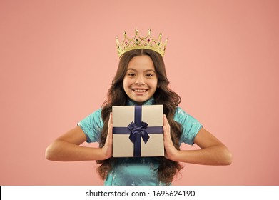 Girl Wear Crown. Princess Manners. Award Concept. Gift Box. Winner Of Beauty Competition. International Beauty Contest. Kid Wear Golden Crown Symbol Of Glory. Beauty Pageant. Little Princess.