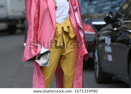 Girl wearin a fancy street style outfit - StreetStyleFW2020