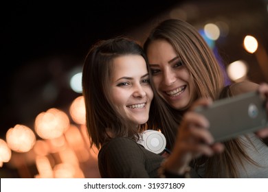  8,593 Girls Night Out Selfie Images, Stock Photos & Vectors | Shutterstock