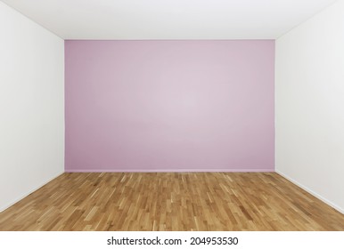 Girls Bedroom With No Furniture 