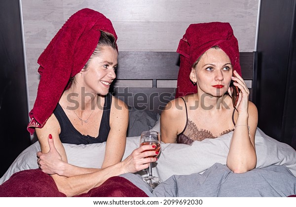 Girls celebrate the
meeting and relax
