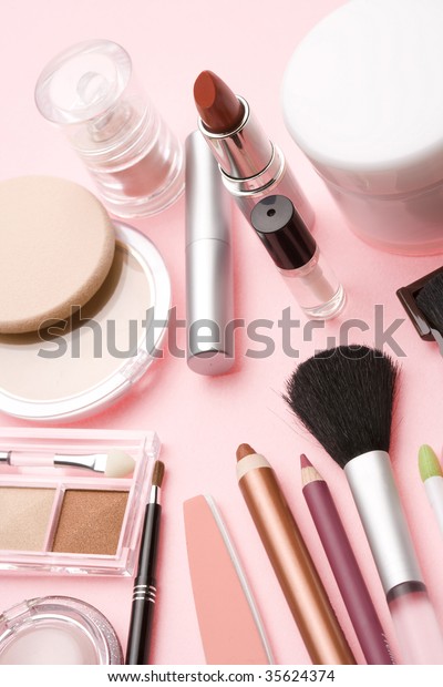 girls cosmetic items