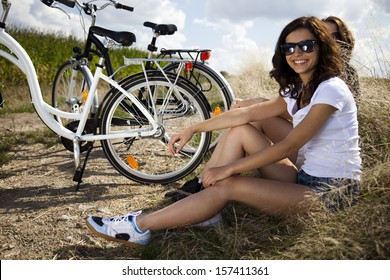 Girls On Bike Tour, Enjoying