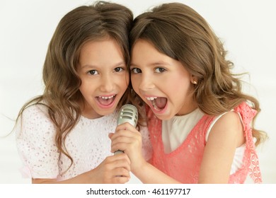 Girls  Singing In Karaoke 