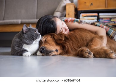 Girls Sleep With Cats And Dogs