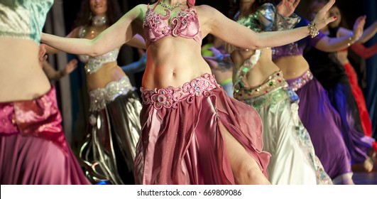 Girls without heads dance oriental dances