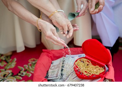 Give Bride Price In Wedding Ceremony