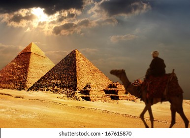 Giza Pyramids, Cairo, Egypt 