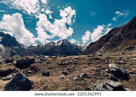 Glacial abrasions along the Mt Salkantay pass trail