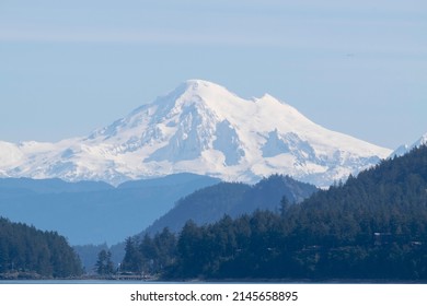 Glacier-covered Mount Baker, also known as Koma Kulshan, an andesitic stratovolcano of the North Cascades in Washington state.