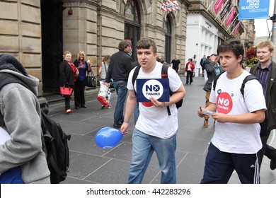 GLASGOW, SCOTLAND - OCTOBER 16, 2014: Unionist  Supporters At Buchanan Street During Scottish Independence Referendum.