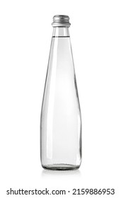 Botella de vidrio de agua limpia y saludable en un fondo blanco con recorrido de recorte