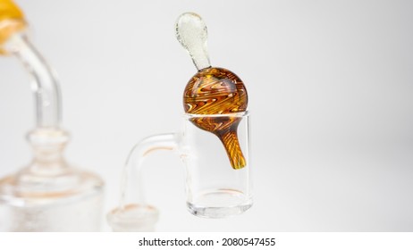 Glass Dab Rig for Cannabis Concentrates Colorfull Cap on Banger