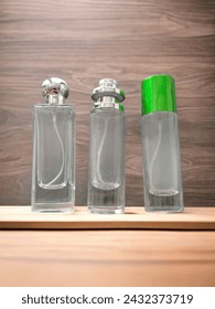 Glass perfume bottles have a beautiful and unique shape.  However, apart from prioritizing beauty, glass perfume bottles also have advantages that other packaging materials do not have.