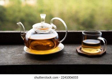 Glass teapot and glass cup