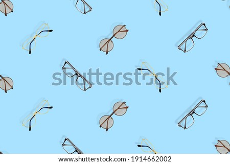 Glasses seamless pattern. Background with a set of glasses of different shapes.