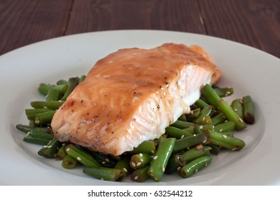 Glazed Salmon With Green Beans