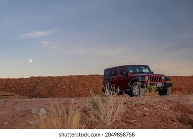 Glen Canyon NR, AZ, USA - Sept 28, 2020: A Jeep Wrangler Unlimited Sports Parked Along The Preserve Park