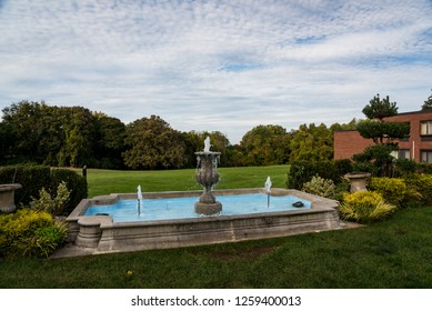 Glen Cove, NY, USA - 10/22/17: The Mansion At Glen Cove Designed By Noted Architect Charles Adams Platt In 1910. The Estate Was The Home Of John Teele And Ruth Baker Pratt. Now A Luxury Boutique Hotel