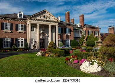 Glen Cove, NY, USA - 10/22/17: The Mansion At Glen Cove Designed By Noted Architect Charles Adams Platt In 1910. The Estate Was The Home Of John Teele And Ruth Baker Pratt. Now A Luxury Boutique Hotel