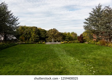 Glen Cove, NY, USA - 10/22/17: The Mansion At Glen Cove Designed By Noted Architect Charles Adams Platt In 1910. The Estate Was The Home Of John Teele And Ruth Baker Pratt. Now A Luxury Boutique Hotel