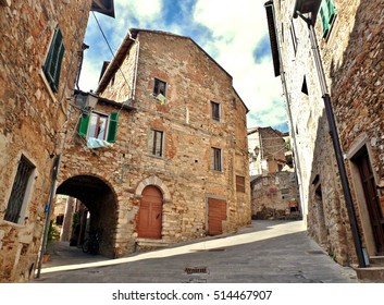glimpse of the medieval Tuscan village of Campiglia Marittima in the province of Livorno, Italy