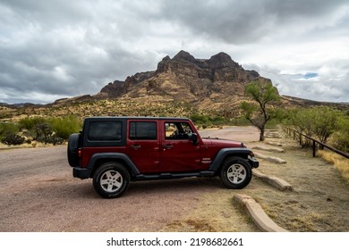 Globe, AZ, USA - Dec 25, 2021: A Jeep Wrangler Unlimited Sports Parked Along The Preserve Park