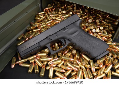 Glock 17 9mm Handgun With Ammo Box