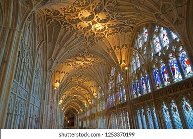 Imagenes Fotos De Stock Y Vectores Sobre Cathedral Ceiling