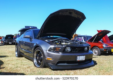 GLOUCESTER, VIRGINIA - NOVEMBER 12, 2016: A Ford Mustang GT In The Annual Shop With A Cop Car Show Held Once Each Year To Help Benefit Needy Children Of Gloucester For Christmas
