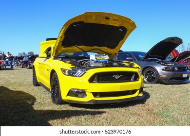 GLOUCESTER, VIRGINIA - NOVEMBER 12, 2016: A 2015 Ford Mustang 5.0 In The Annual Shop With A Cop Car Show Held Once Each Year To Help Benefit Needy Children Of Gloucester For Christmas
