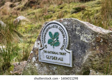 Glyderau, UK - Dec 28, 2019: The National Trust Sign And Logo At Glyderau In Northern Wales