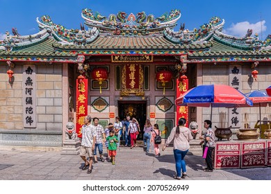 Go To Make Merit At A Chinese Temple That Is Famous For Both Thais And ASEAN Countries. Located In China Town Area, Bangkok, Thailand
April 1, 2020