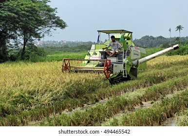 16,112 Mechanized farming Images, Stock Photos & Vectors | Shutterstock