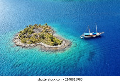 Gocek, FethiyeMuğla, Turkey A sailing yacht in Gocek, on Turkey's Aegean coast. Gocek is known for its pristine turquoise waters, remote beaches and historical ruins.