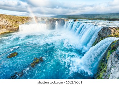 Godafoss is a very beautiful Icelandic waterfall. It is located on the North of the island not far from the lake Myvatn and the Ring Road. 