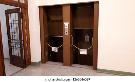 Goerlitz Saxony Germany Decenber 12, 2018: Paternoster, Technically Called Personal Circulation Elevator, In The City Hall Of Goerlitz