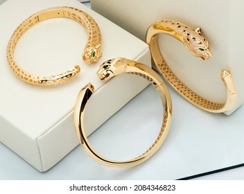 Gold Accessories For Beautiful Ladies