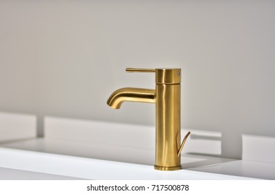 Cuarto baño oro 