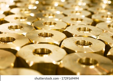 Gold blanks for the manufacture of parts for space technology. Metalworking in production.
