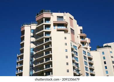 GOLD COAST, AUSTRALIA - MARCH 25, 2008: Apartment Buildings In Gold Coast City, Australia. Gold Coast Experiences A Property Boom With Residential Real Estate Growing 5 To 30 Percent Annually (2017).