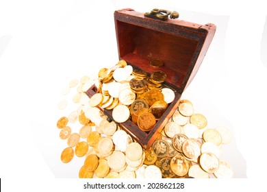 Wooden Treasure Chest Loaded Golden Coins Stock Illustration 1666935628 