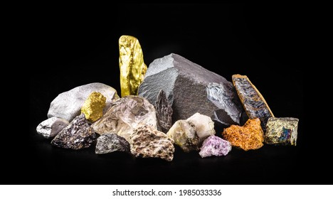 gold, silver, rough diamonds, bauxite, hematite, pyrolusite, galena, pyrite, chromite, lepidolite, chalcopyrite. Collection of stones extracted in Brazil, mineralogy, Brazilian mineral wealth - Shutterstock ID 1985033336
