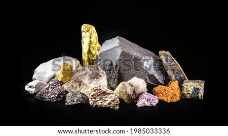gold, silver, rough diamonds, bauxite, hematite, pyrolusite, galena, pyrite, chromite, lepidolite, chalcopyrite. Collection of stones extracted in Brazil, mineralogy, Brazilian mineral wealth
