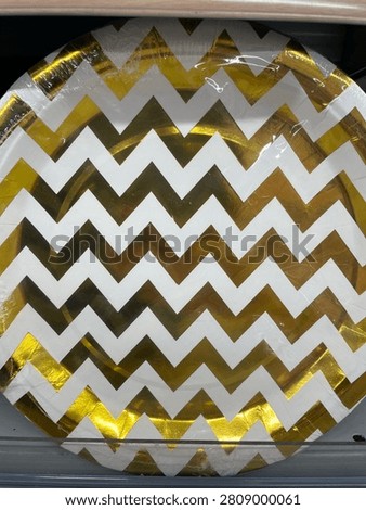 Gold and white zig zag texture