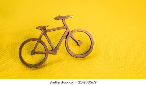 Golden Bike Pin On Yellow Tour De France T-shirt