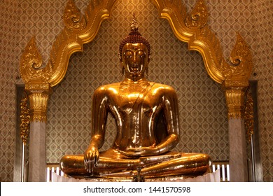 Golden Buddha Bangkok Images Stock Photos Vectors Shutterstock