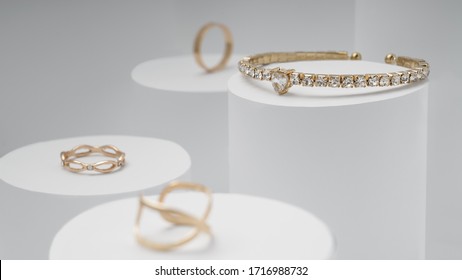 17,219 Display gold jewelry Images, Stock Photos & Vectors | Shutterstock