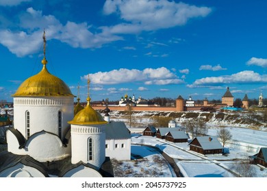 The golden domes of the Suzdal monasteries on a sunny winter day.