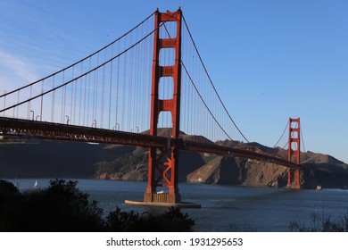 golden gate bridge at day